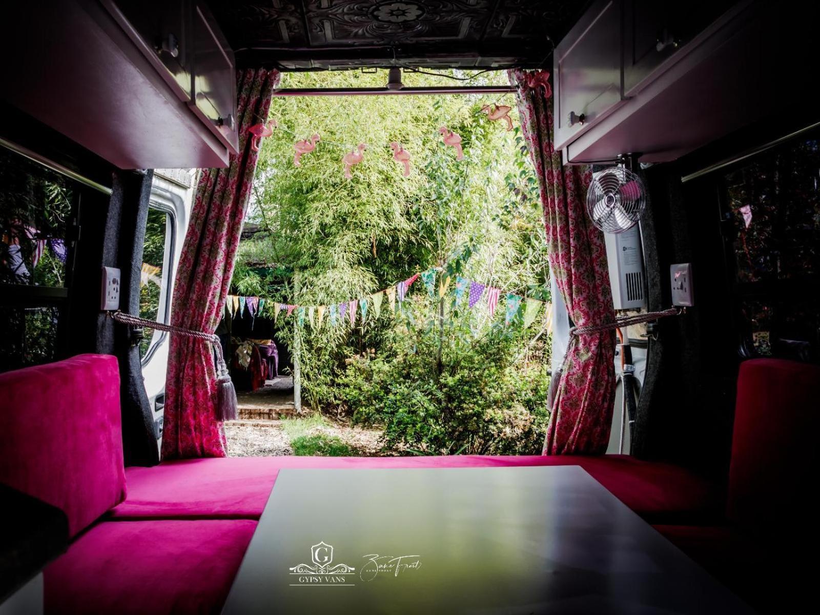Gypsy Wagons And Vans, 클라렌스 객실 사진